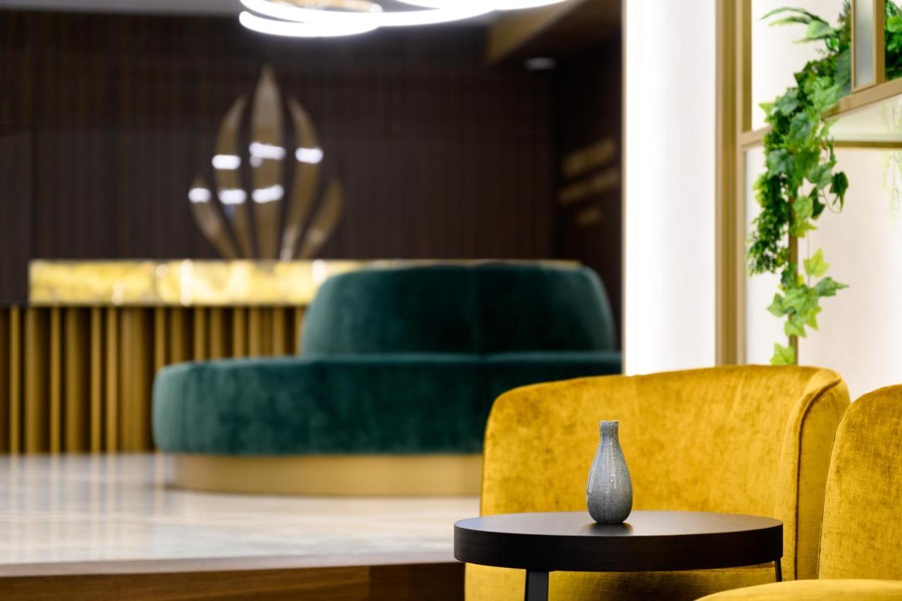 Hotel Emerald